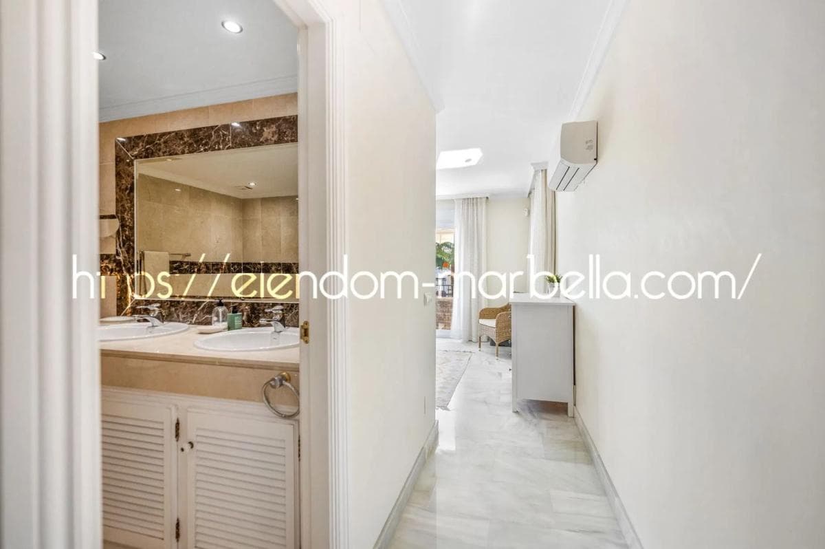 Venta de piso en Barrio Romana Playa, Marbella
photo 4