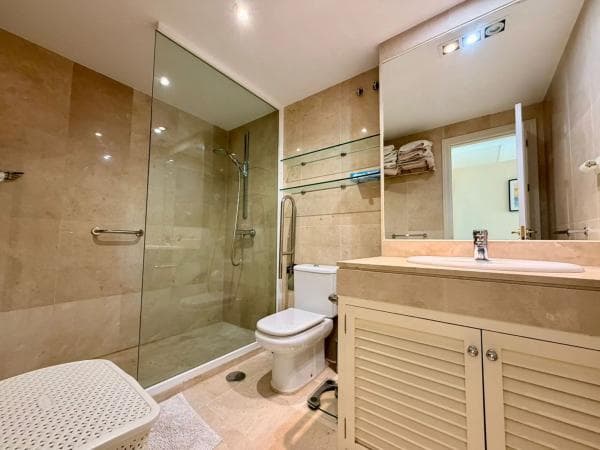 Duplex en venta en Calle Sedal s/n, Marbella thumbnail 2