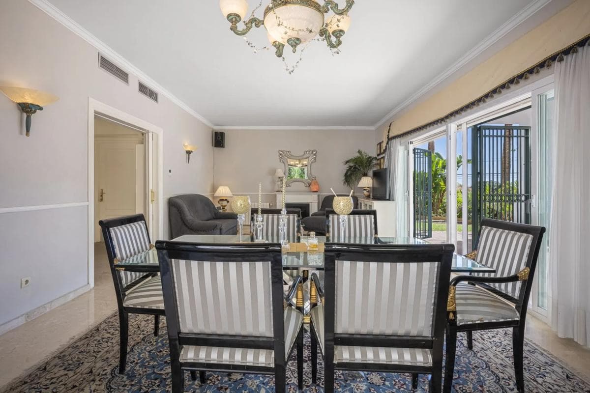 Sprzedaż niezależnego domku jednorodzinnego w Barrio Santa María, Marbella photo 5