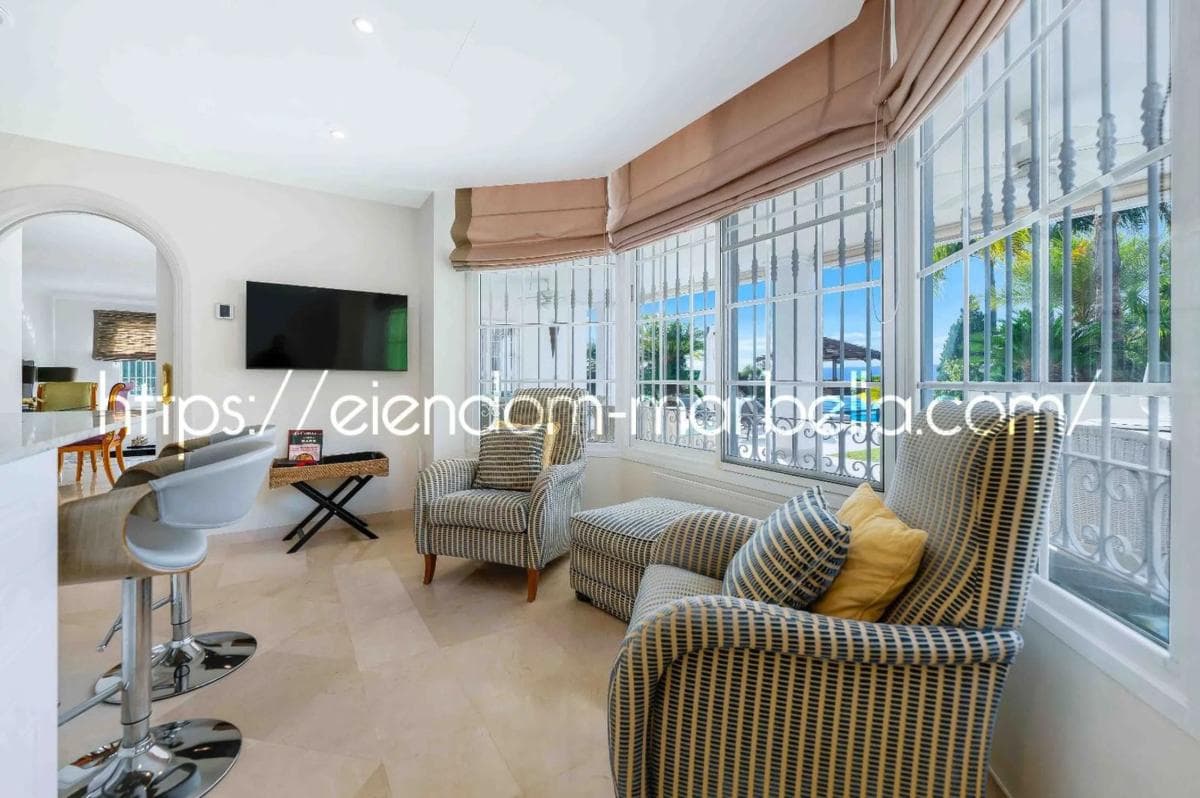 Sale of independent chalet in Barrio Santa María, Marbella
photo 5