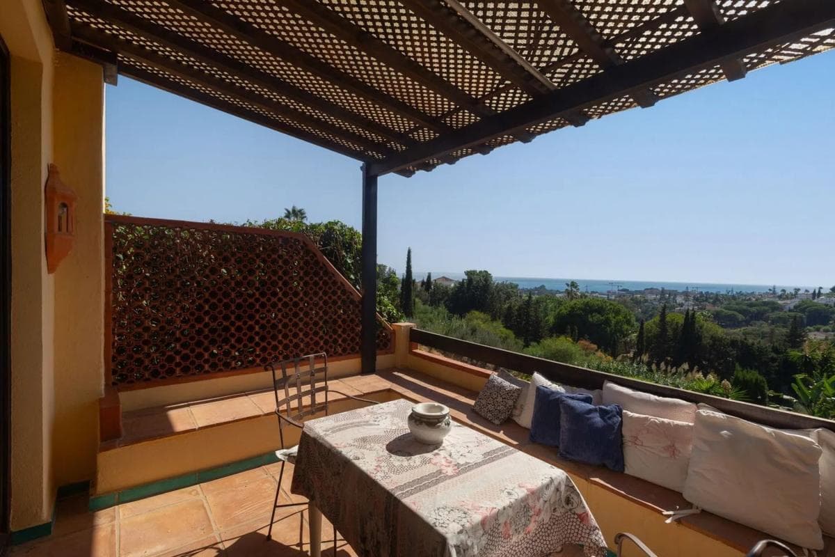 Sprzedaż niezależnego domku jednorodzinnego w Barrio Elviria, Marbella photo 3