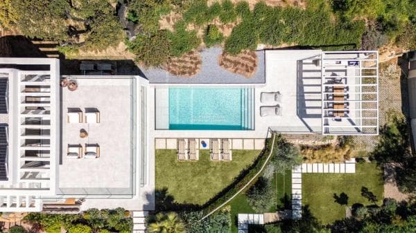 Chalet independiente en venta en Paseo del Uruguay, Marbella
thumbnail 1