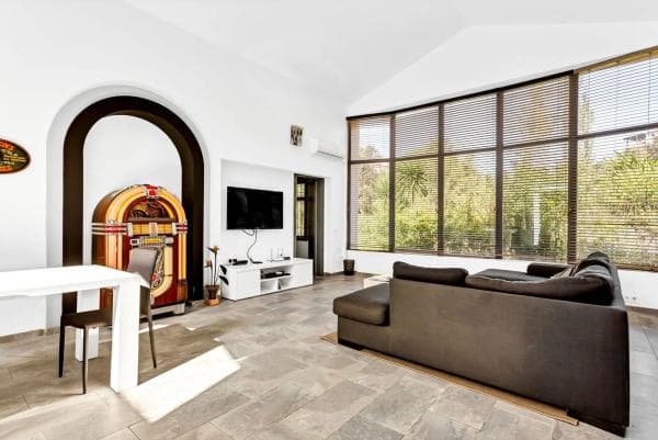 Chalet independiente en venta en Avenida Santa Maria, 7, Marbella
thumbnail 1