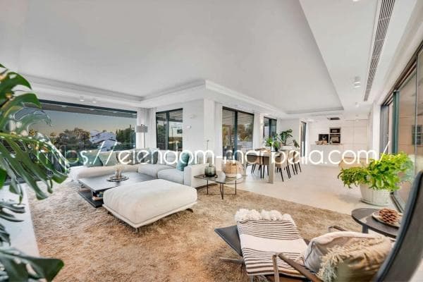 Chalet independiente en venta en Barrio Elviria, Marbella
thumbnail 2
