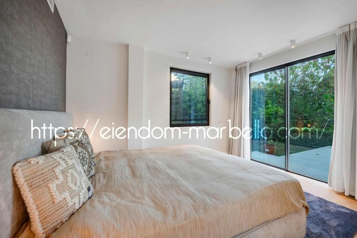 Sprzedaż niezależnego domku jednorodzinnego w Barrio Elviria, Marbella photo 5