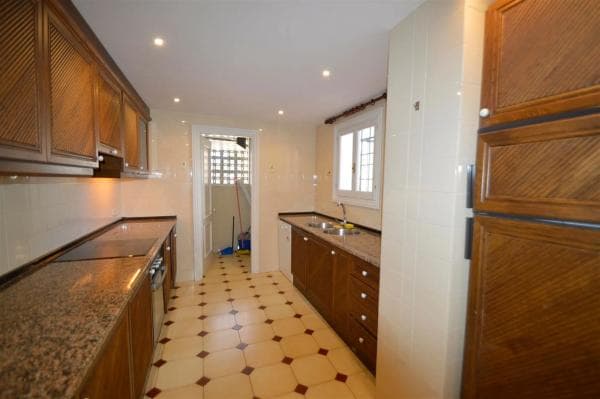 Apartment for sale in Lugar Urbanizacion Jardines de las Golondrinas, 1 C, Marbella thumbnail 1
