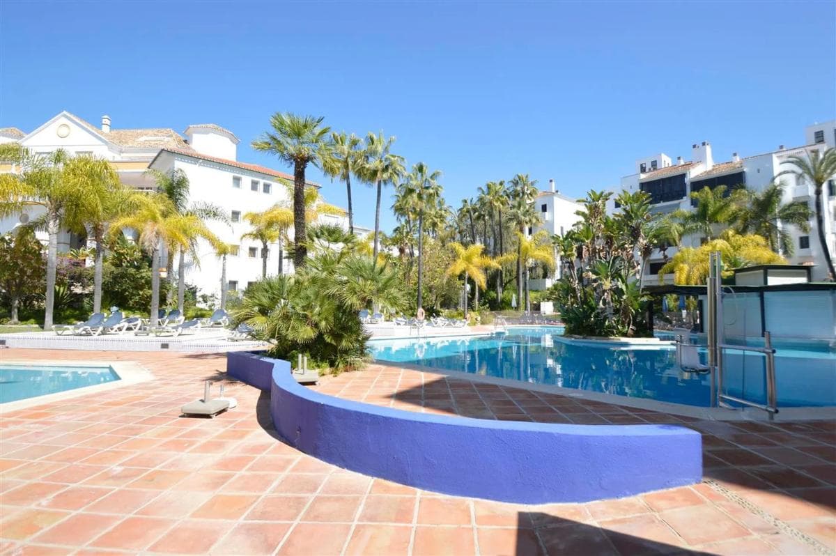 Sale of apartment in Lugar Urbanizacion Jardines de las Golondrinas, 1 C, Marbella
photo 5