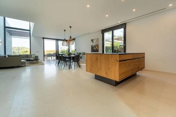 Chalet independiente en venta en Calle la Romana, Marbella
thumbnail 2