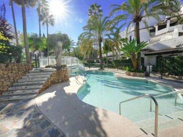 Ático en venta en Urbanizacion Coto Los Dolores, Marbella thumbnail 2