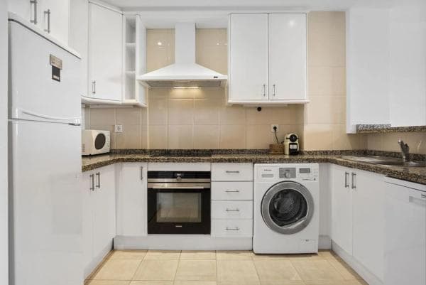 Apartment for sale in Barrio Elviria, Marbella photo 1