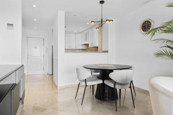 Apartment for sale in Barrio Elviria, Marbella thumbnail 1