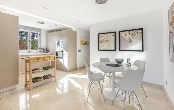 Apartment for sale in Barrio Santa María, Marbella thumbnail 2