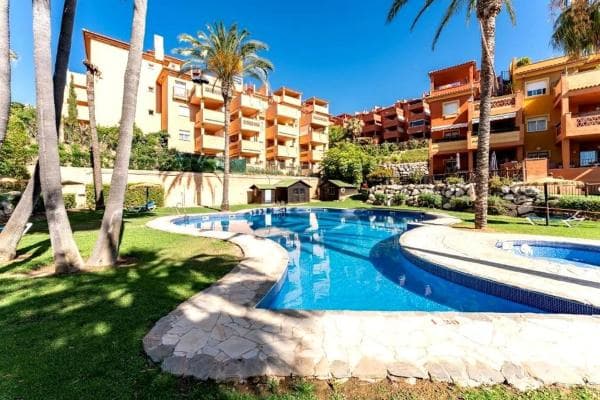 Piso en venta en Avenida Aljaima, Marbella
photo 1