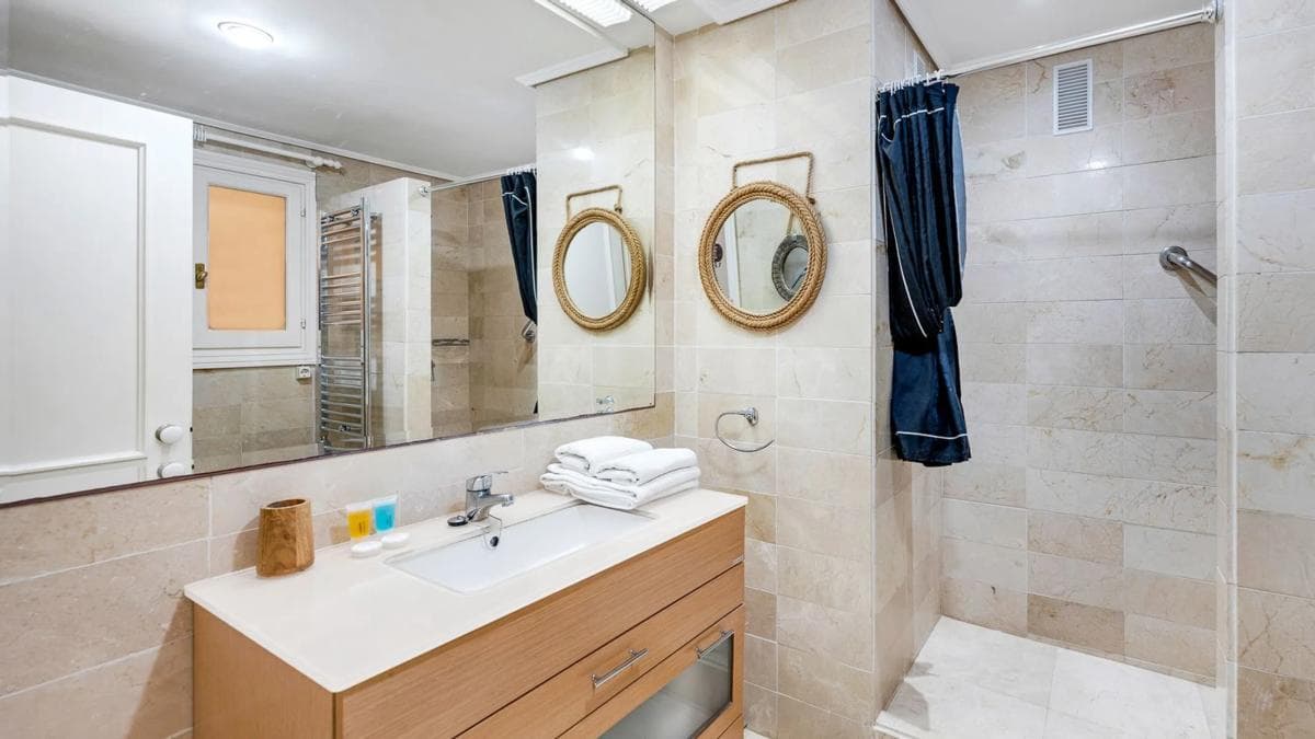 Venta de piso en AV JARDINES LAS GOLONDRINAS, Marbella
photo 2
