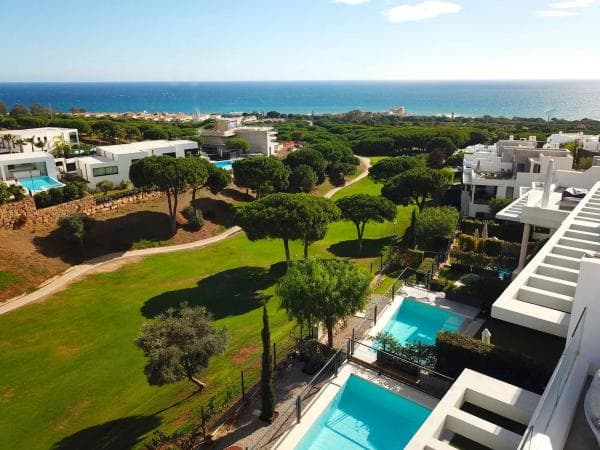 Chalet adosado en venta en Urbanización Marbellita , Marbella thumbnail 1