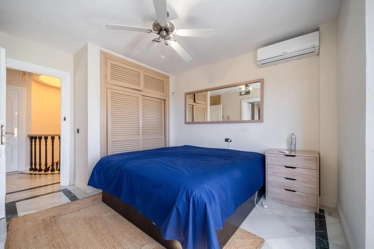 Venta de chalet independiente en Paseo del Uruguay, Marbella
photo 2