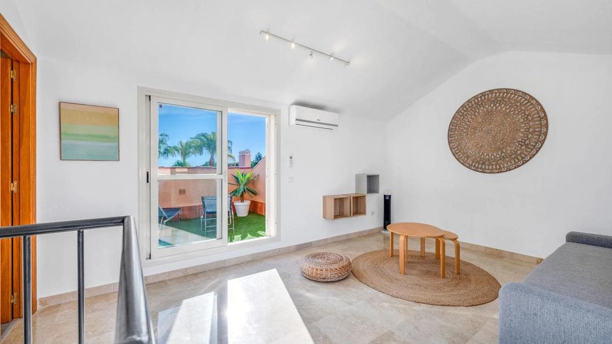 Venta de duplex en CL FAISAN (CARIB PLAYA), Marbella photo 3