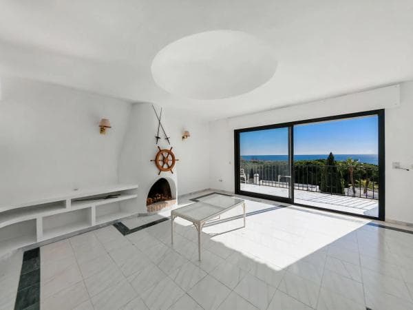 Chalet adosado en venta en Barrio Cabopino-Artola , Marbella thumbnail 2