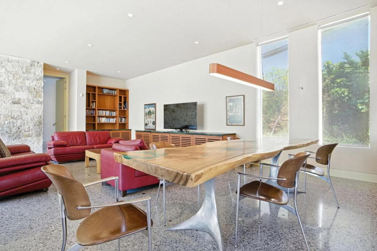 Sale of independent chalet in Barrio Elviria, Marbella
photo 4
