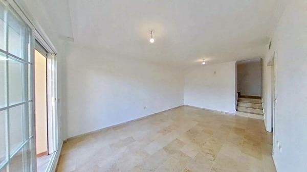 Duplex en venta en Barrio Romana Playa, Marbella photo 1