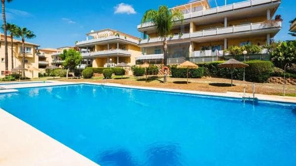 Piso en venta en Urbanización Jardines del Puerto, 1, Marbella
photo 1