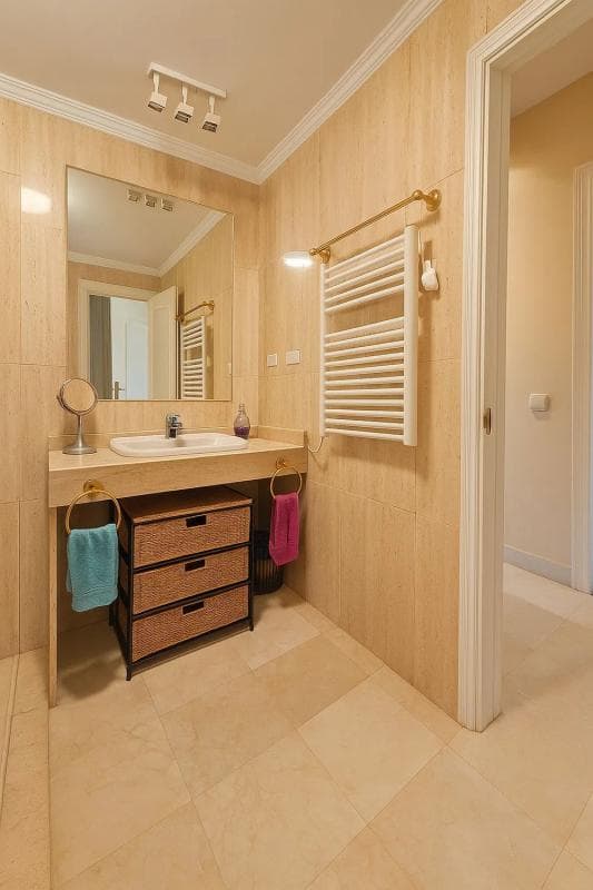 Sale of independent chalet in Barrio Santa María, Marbella
photo 3