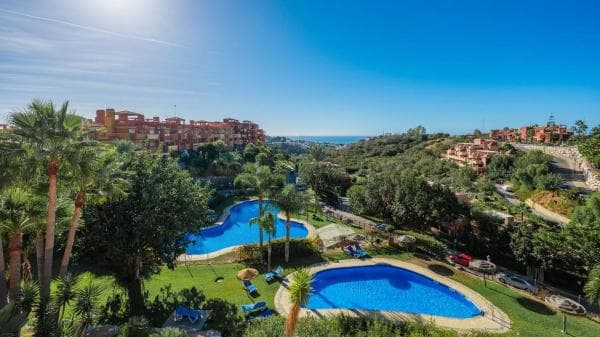 Ático en venta en Lugar Urbanizacion la Reserva de Marbella, Marbella thumbnail 1