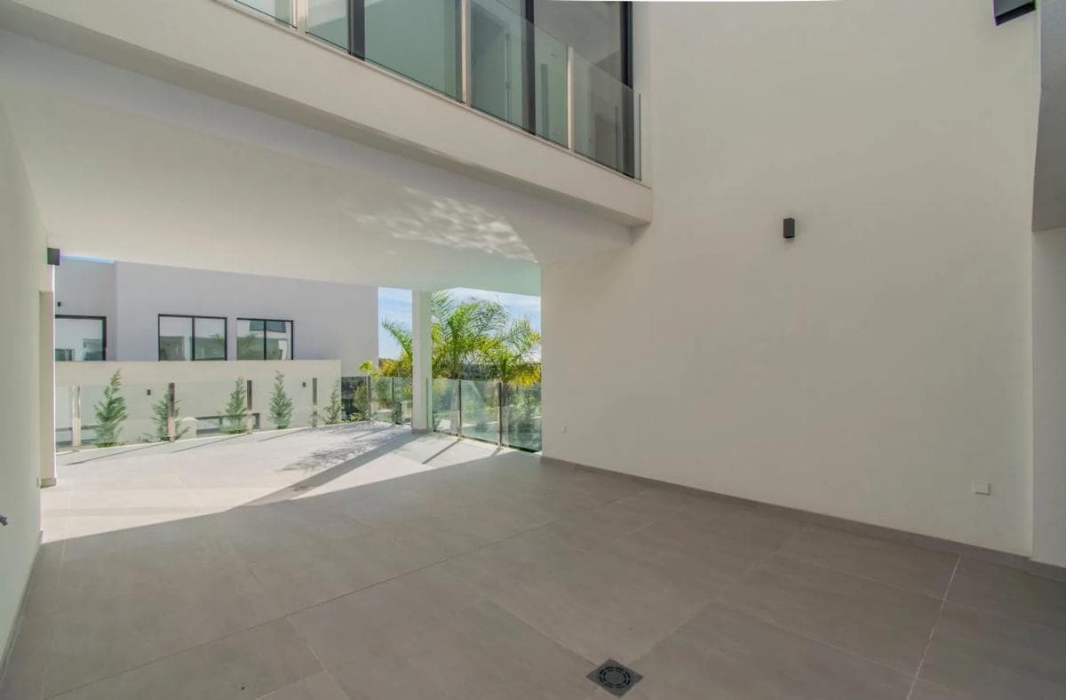 Sale of independent chalet in Calle Internacional City, Marbella
photo 2