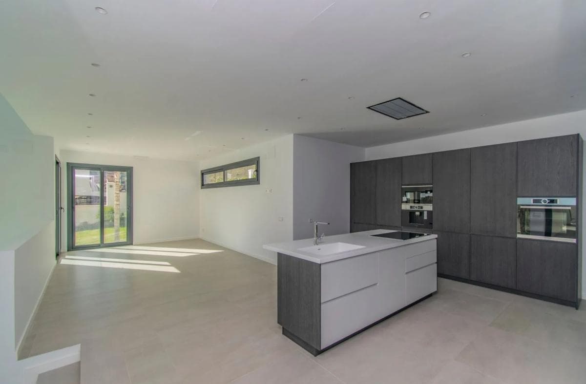 Sale of independent chalet in Calle Internacional City, Marbella
photo 4