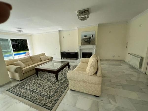 Chalet independiente en venta en Paseo del Golf, 490, Marbella
thumbnail 2