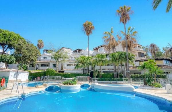 Piso en venta en Lugar Urbanizacion Real de Zaragoza, Marbella
thumbnail 1
