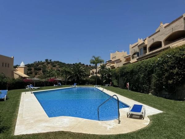 Piso en venta en Calle Hiedra, Marbella
thumbnail 1