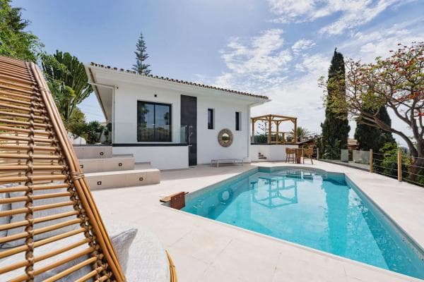 Independent chalet for sale in Barrio Elviria, Marbella
photo 1