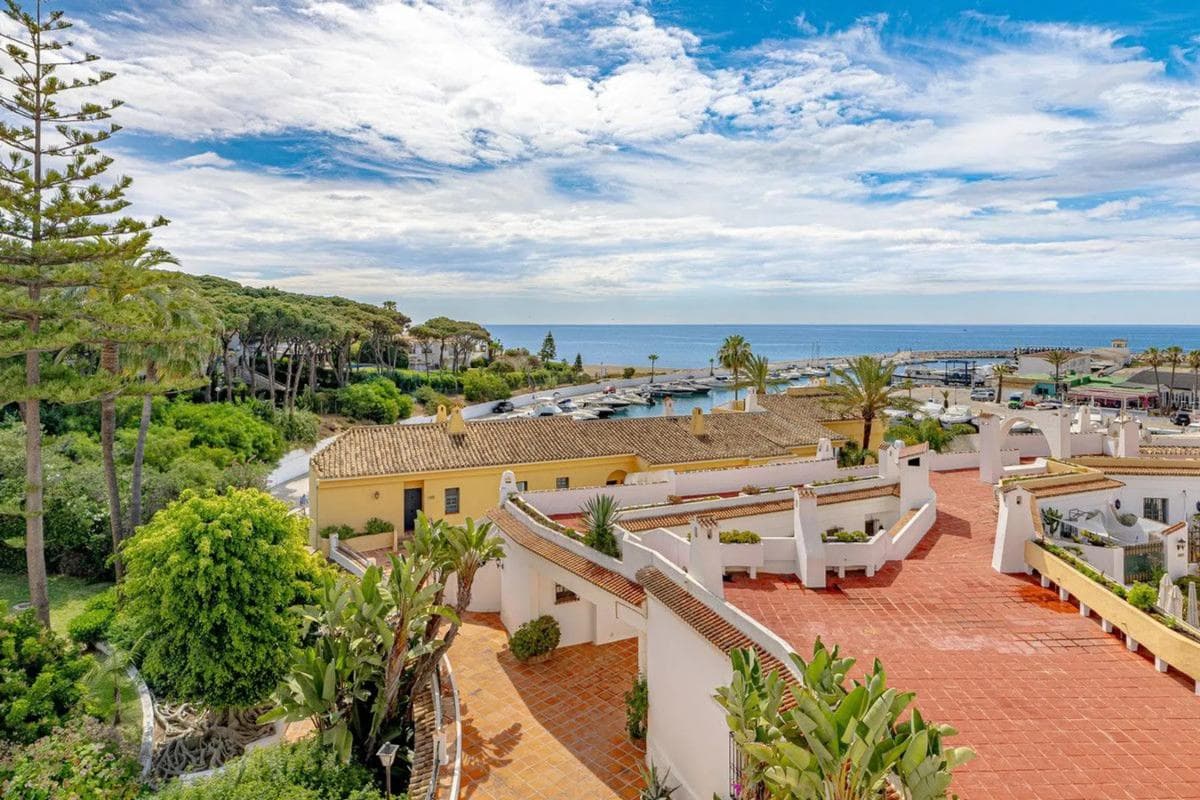 Venta de piso en Puerto de Cabopino, Marbella
photo 5