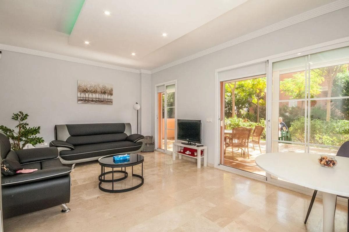 Venta de piso en Carretera de Cádiz, Marbella
photo 2