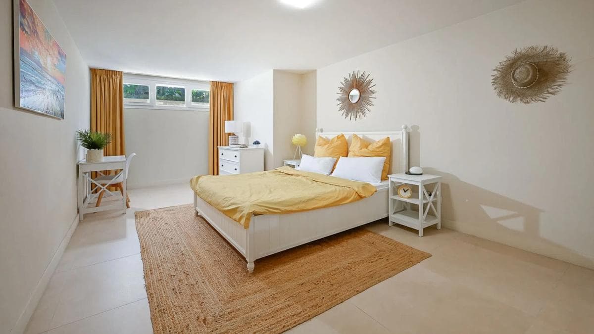 Sale of independent chalet in CL PRAVIA-UR MARBESA, Marbella
photo 4
