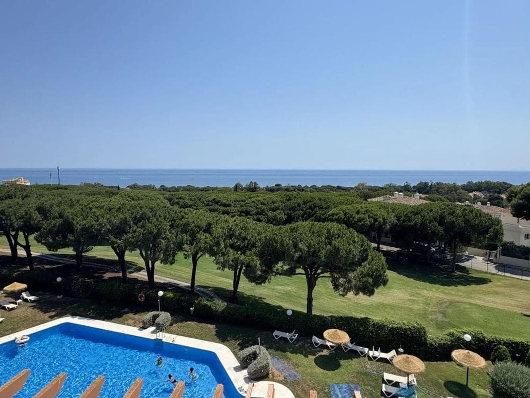 Venta de duplex en Avenida de los Alisos, Marbella photo 2