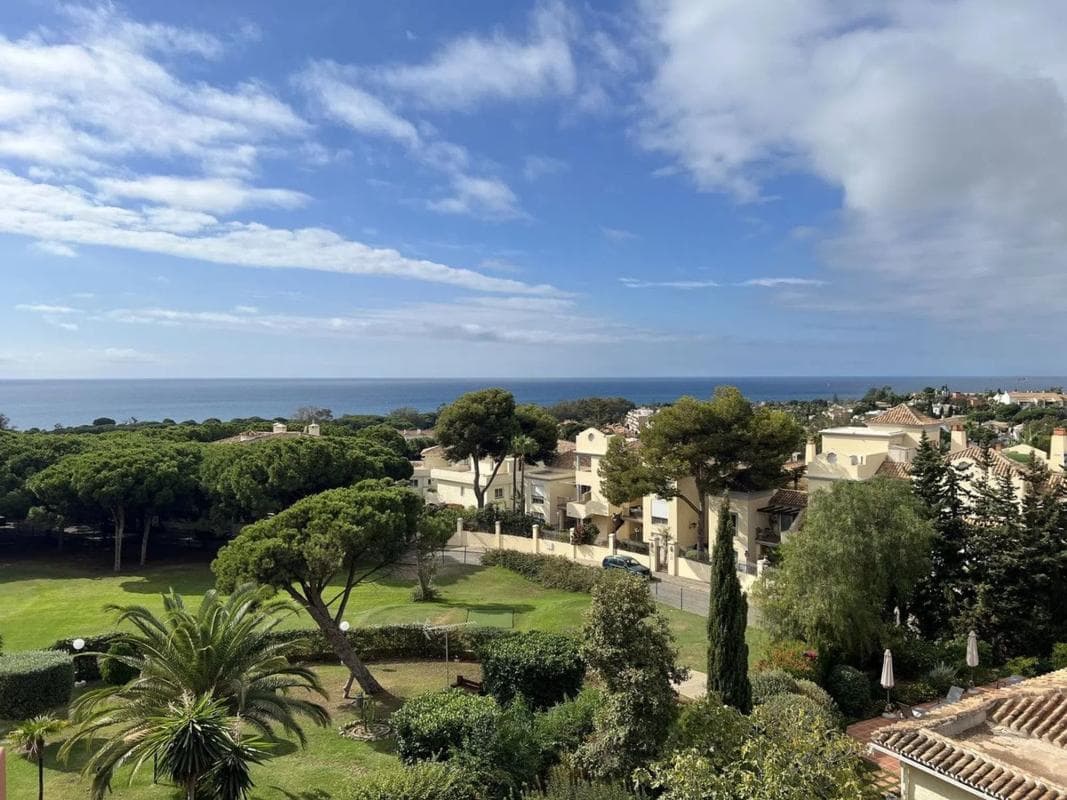 Venta de duplex en Avenida de los Alisos, Marbella photo 3