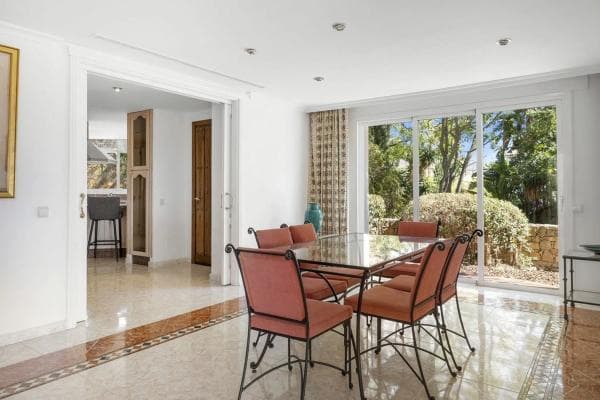 Independent chalet for sale in AV 13-UR HACIENDA LAS CHAPAS, Marbella
photo 1
