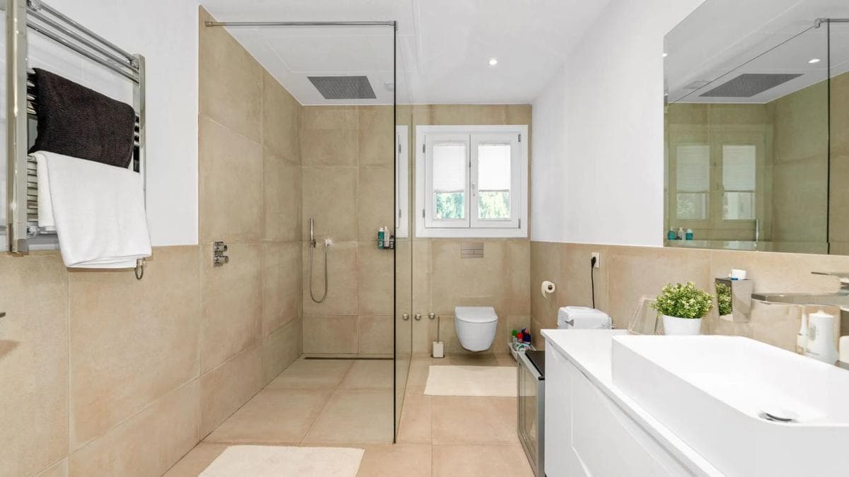 Venta de chalet independiente en AV 14-UR HACIENDA LAS CHAPAS, Marbella
photo 4