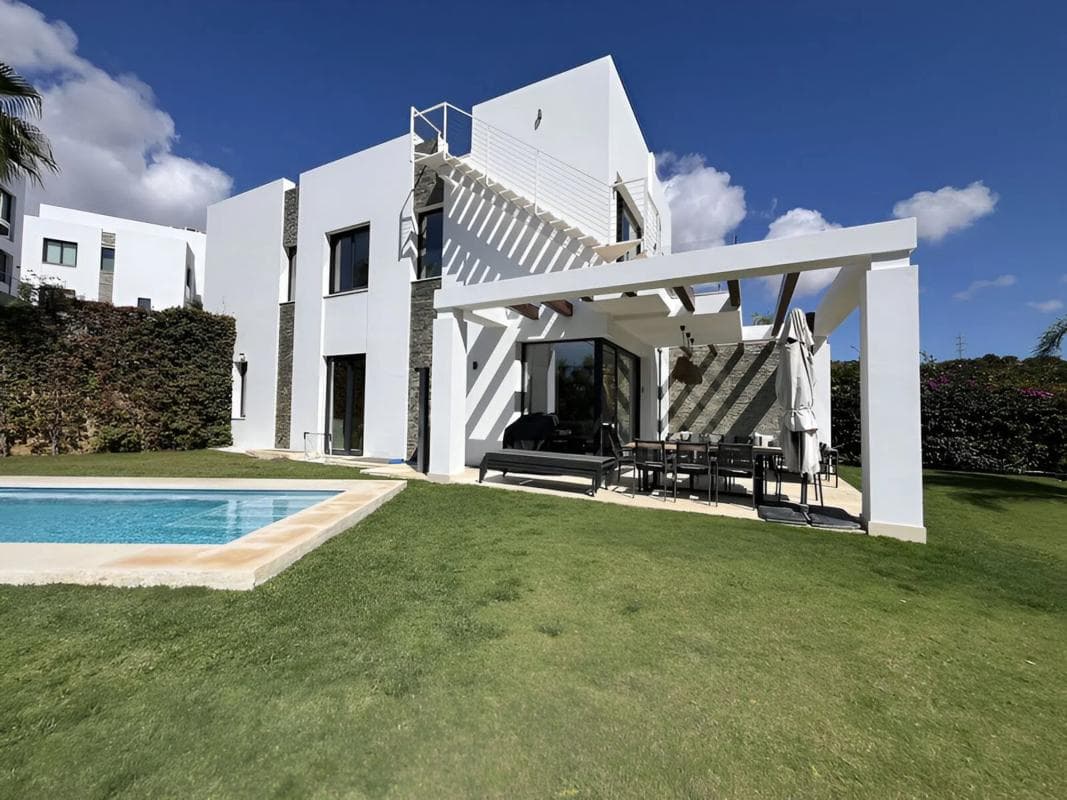 Properties for sale and rent in Spain photo 3