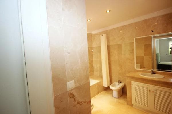 Piso en venta en Paseo de Dinamarca s/n, Marbella
thumbnail 2