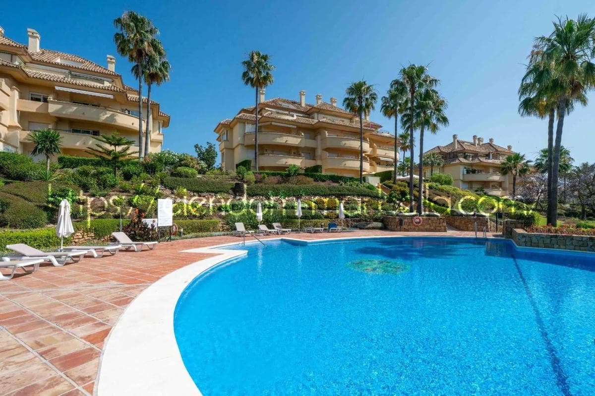 Venta de duplex en AV GIUSEPPE FILIPPA-ELVIRIA, Marbella photo 2