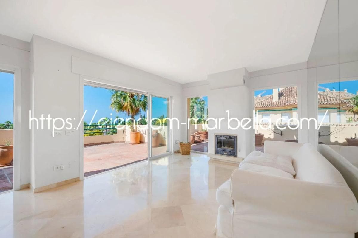 Venta de duplex en AV GIUSEPPE FILIPPA-ELVIRIA, Marbella photo 5