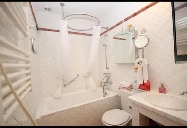 Independent chalet for sale in PS SUIZA DE (CERRO MEZCLADO), Marbella
thumbnail 1