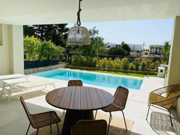Chalet adosado en venta en Barrio Cabopino-Artola , Marbella photo 1