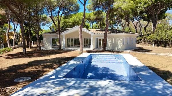 Independent chalet for sale in AV 1-UR HACIENDA LAS CHAPAS, 189, Marbella
photo 1