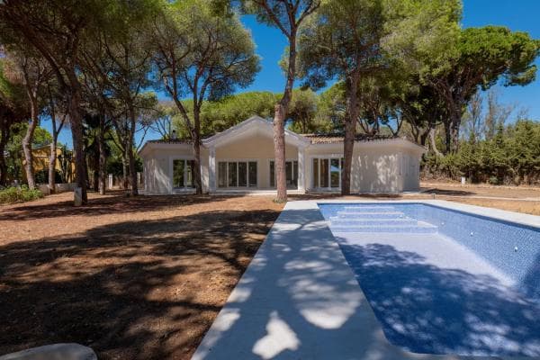 Independent chalet for sale in AV 1-UR HACIENDA LAS CHAPAS, 189, Marbella
thumbnail 2