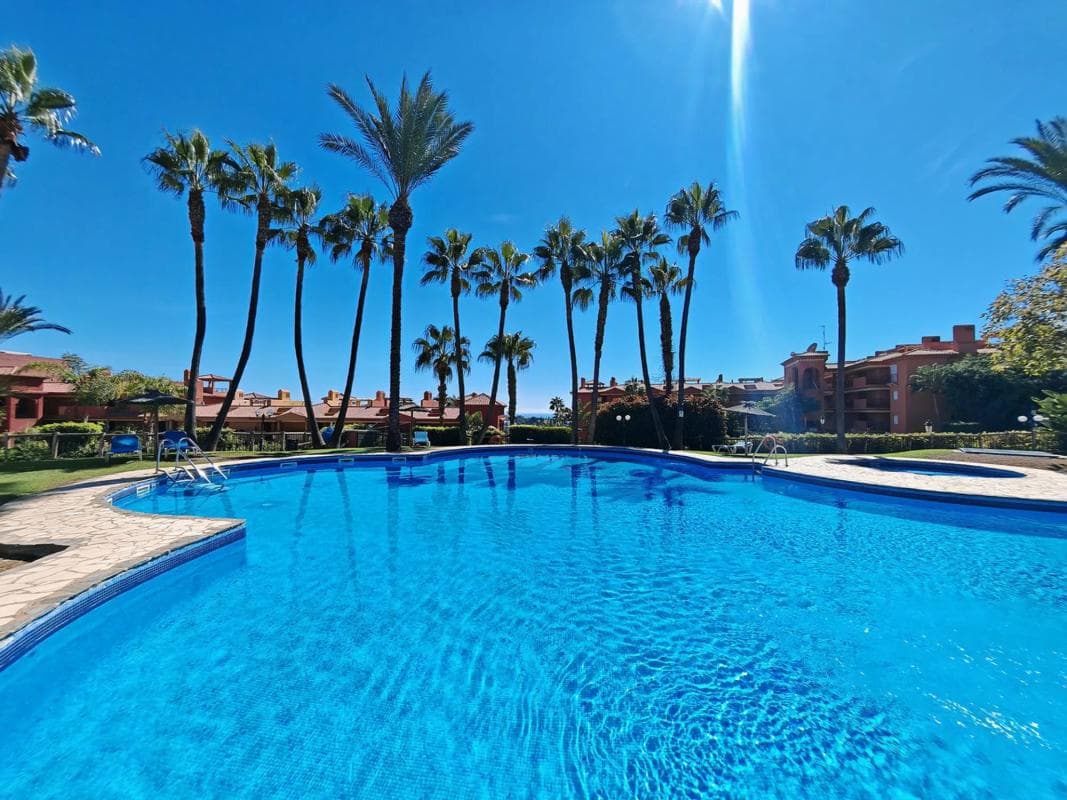 Venta de piso en Barrio Reserva de Marbella, Marbella
photo 2
