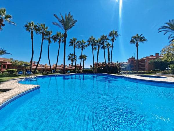 Piso en venta en Barrio Reserva de Marbella, Marbella
thumbnail 1